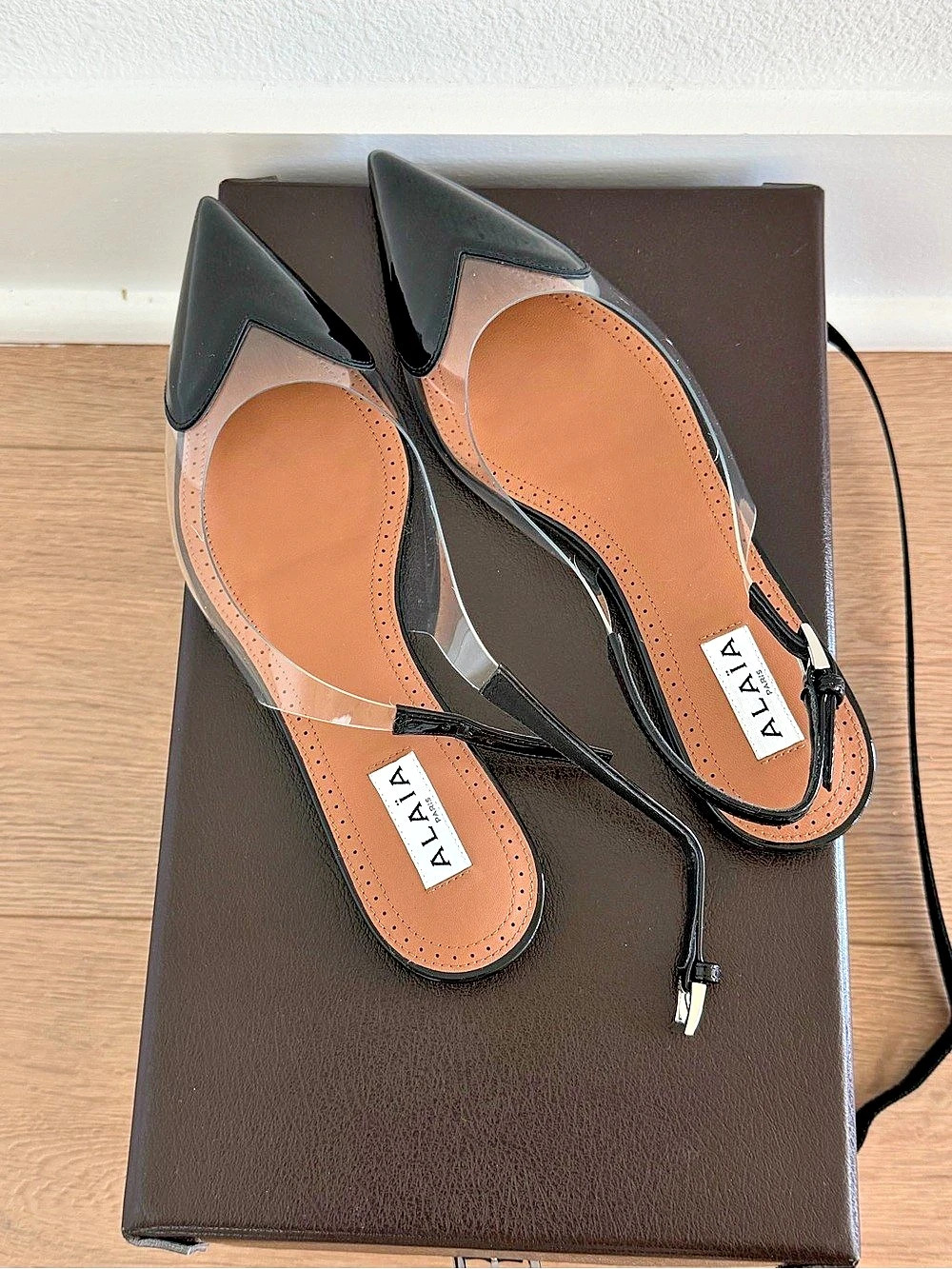 ALAÏA Le Cœur Flat Slingbacks in Patent Leather
